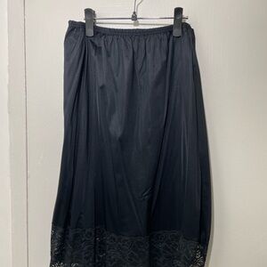 Vintage Black Lace Trim Skirt with Slit Detail - Size S/M